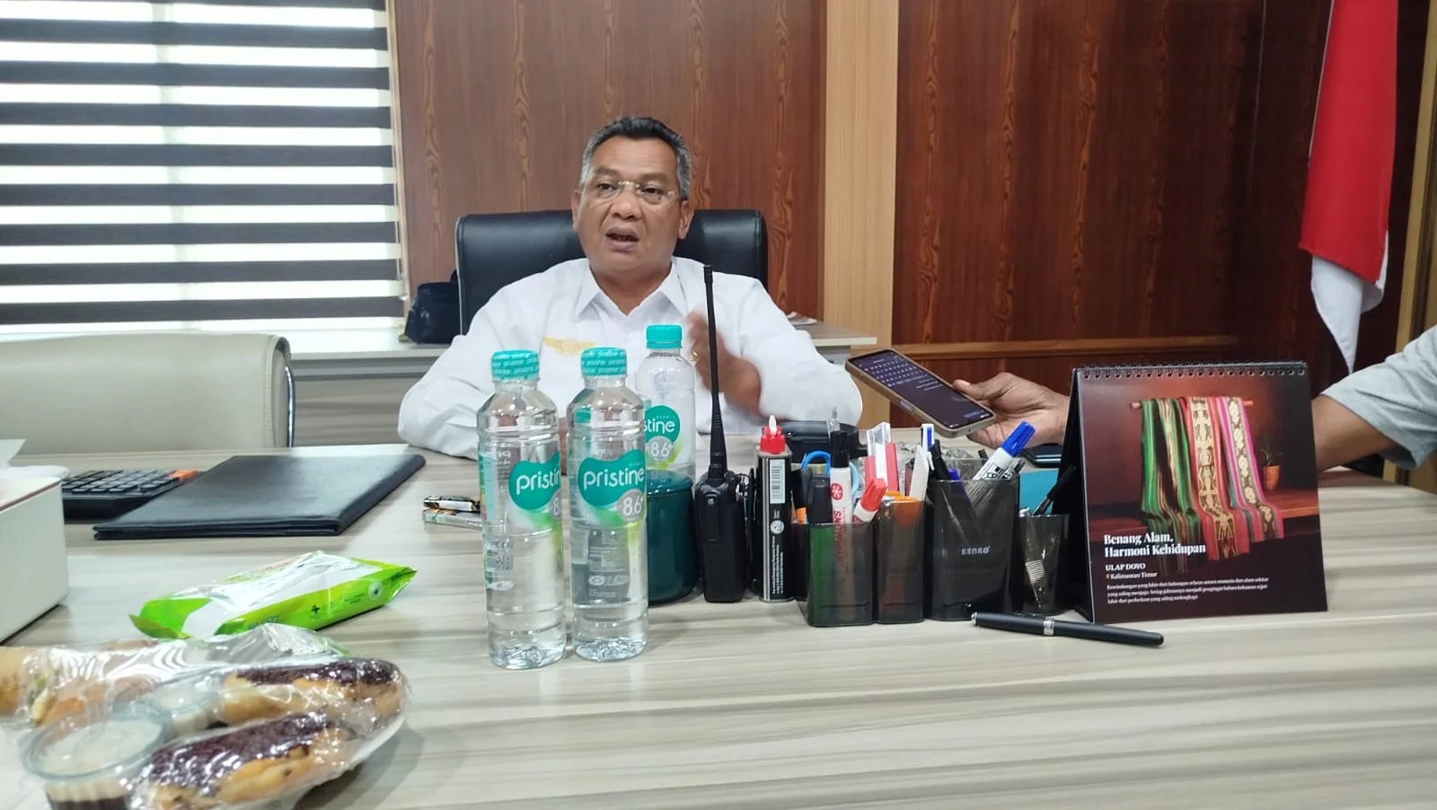 Bandara Deo Pastikan Tak Ada Pembatalan Penerbangan Meski Sejumlah Titik Di Kota Sorong Terbakar