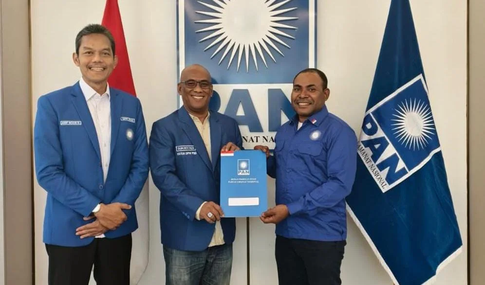 Terima Sk Dpp Pan, Ruben Sauyai Siap Konsolidasi Kader Perkuat Partai Di Raja Ampat