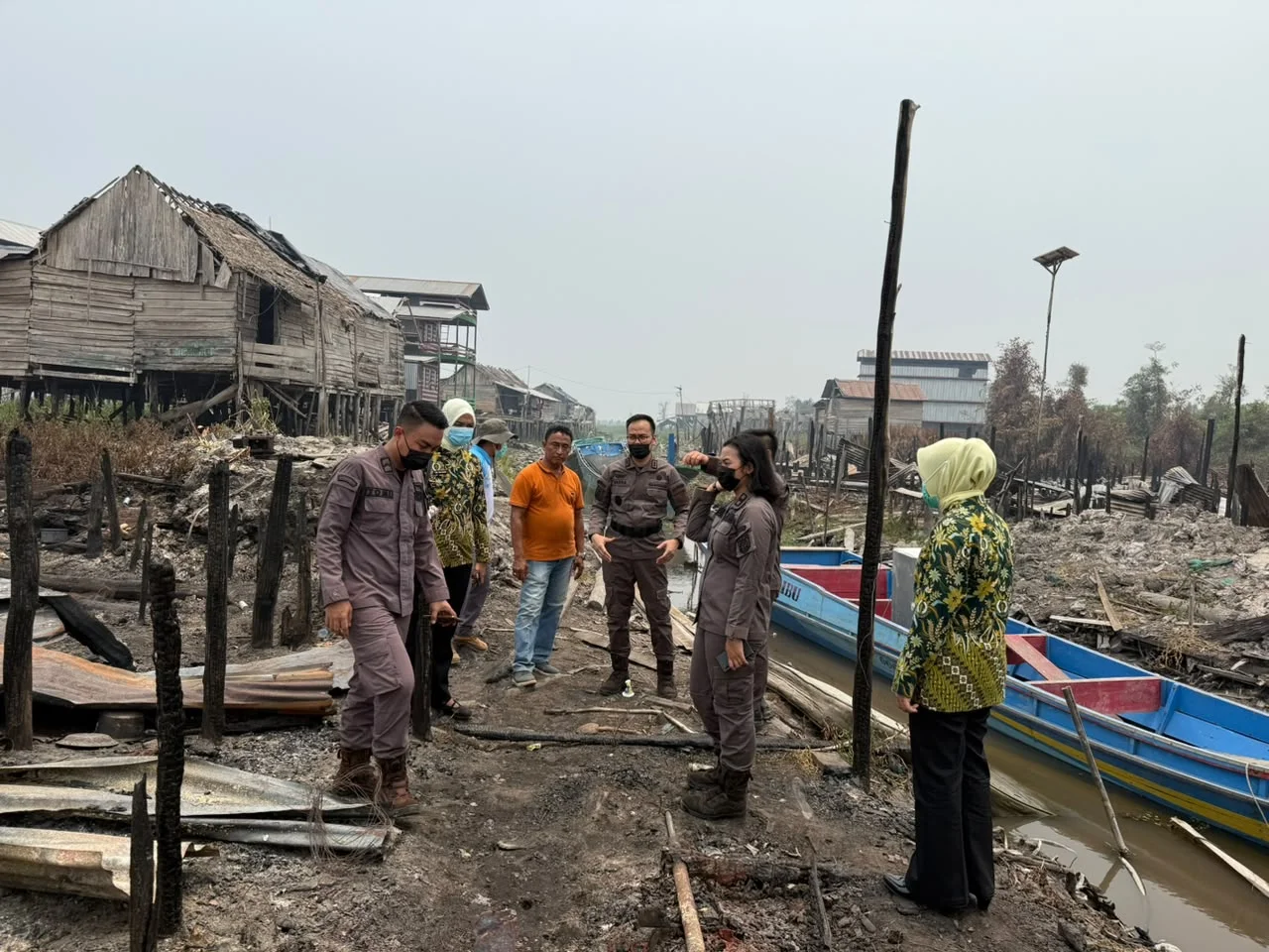Kajari Bangka Selatan Pimpin Penyerahan Bantuan Pasca‑Kebakaran Desa Jelutung