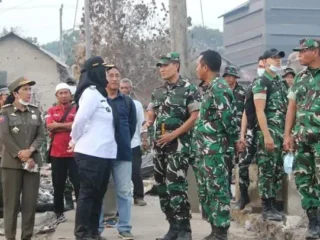 Danrem 045/Gaya: Tni Siapkan Tempat Tinggal Bagi Pengungsi Kebakaran Jelutung Ii