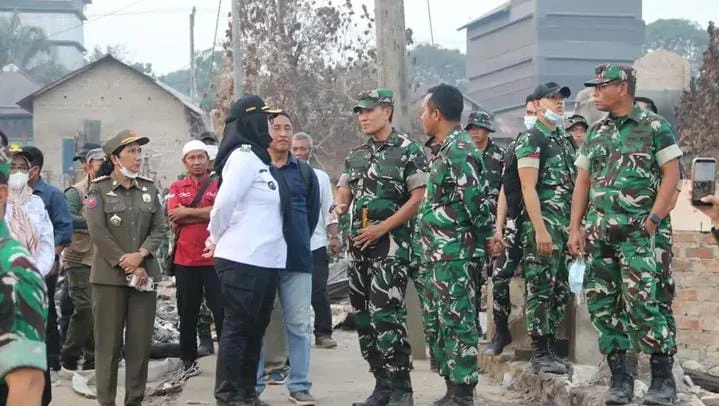 Danrem 045/Gaya: Tni Siapkan Tempat Tinggal Bagi Pengungsi Kebakaran Jelutung Ii