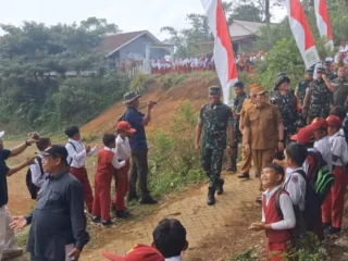 Riuh Sambut Tmmd Ke-130 Di Citorek Barat, Tni Hadir Membuka Jalan Harapan Dari Pelosok Lebak
