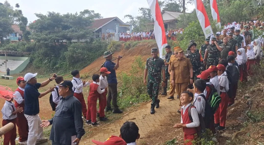 Riuh Sambut Tmmd Ke-130 Di Citorek Barat, Tni Hadir Membuka Jalan Harapan Dari Pelosok Lebak