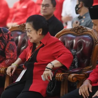 Pengaruh Jokowi Jadi Ujian Bagi Partai Penguasa Parlemen, Pengamat Ingatkan Ketum Agar Tidak Lengah 13 Pengaruh Jokowi Jadi Ujian Bagi Partai Penguasa Parlemen, Pengamat Ingatkan Ketum Agar Tidak Lengah