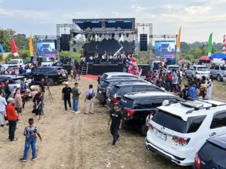 Khitanan Putra Owner Arrba Store Berlangsung Meriah Di Lebak, Bl Musik Hibur Tamu Undangan